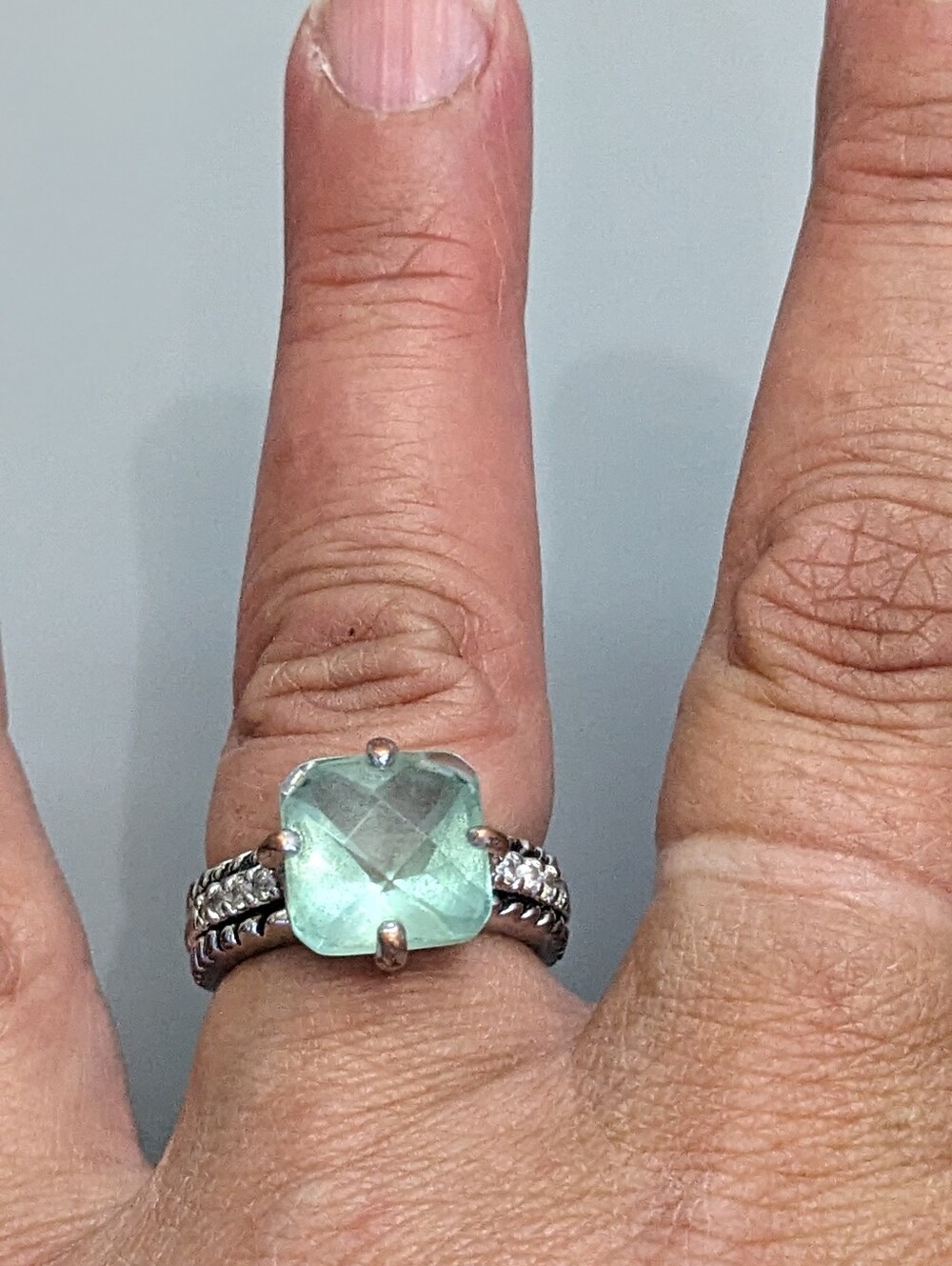 Lia Sophia Size 7 Silver Tone Ring With Green Faceted Stone Statement Style